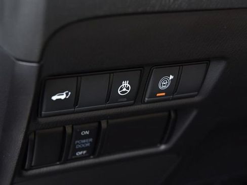 Used 2023 Nissan Armada SL w/ Captain's Chairs Package AWD/4WD image 11
