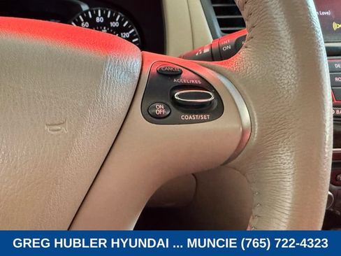 Used 2015 Nissan Pathfinder SL w/ SL Premium Package AWD/4WD image 16