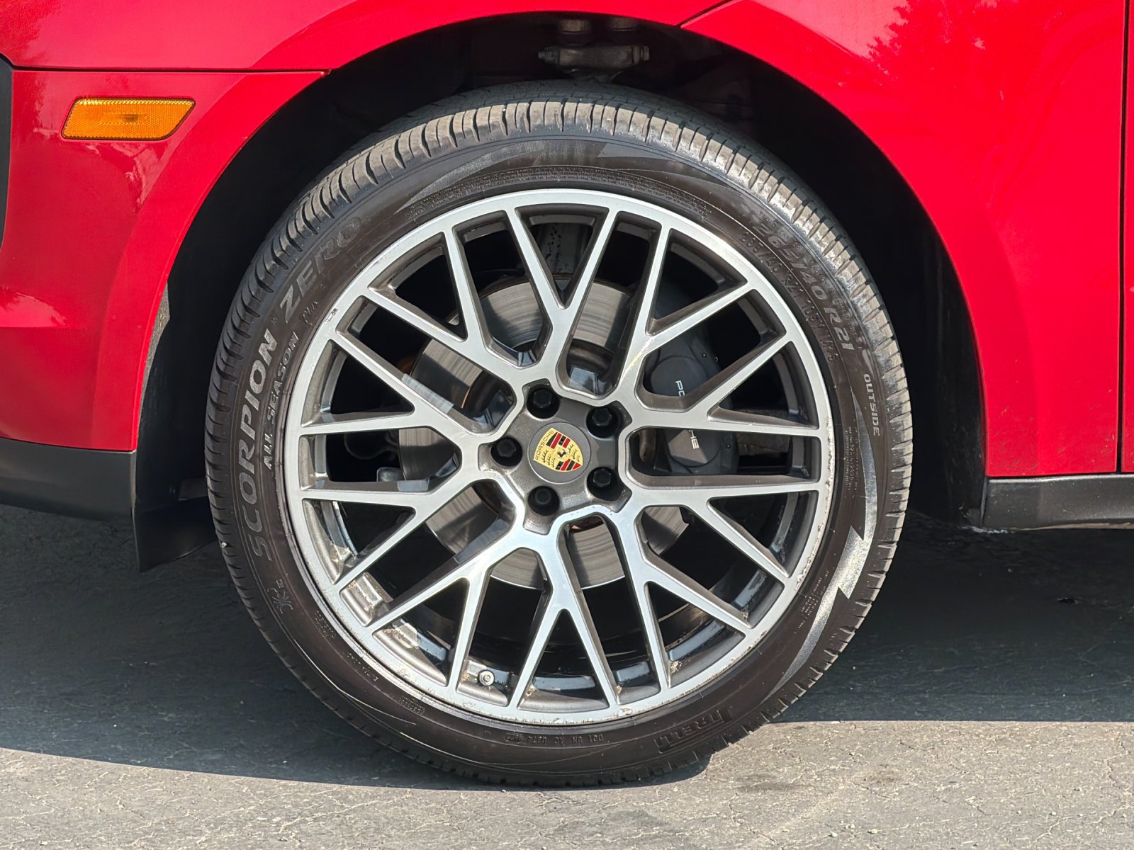 Used 2020 Porsche Macan AWD/4WD image 24