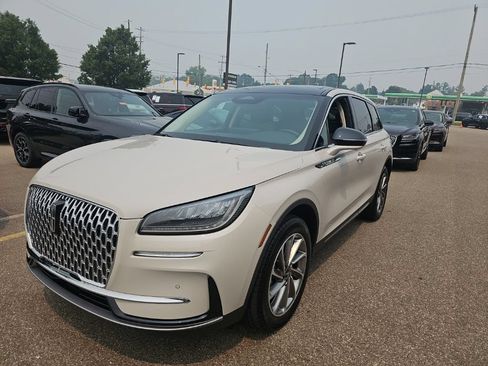 Used 2024 Lincoln Corsair AWD w/ Equipment Group 101A image 6