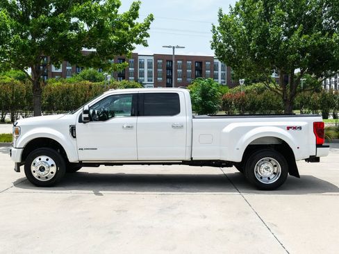 Used 2022 Ford F450 Platinum w/ FX4 Off-Road Package AWD/4WD image 9