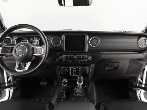 Used 2021 Jeep Wrangler Unlimited Sahara w/ Uconnect 4C Nav & Sound Group image 14