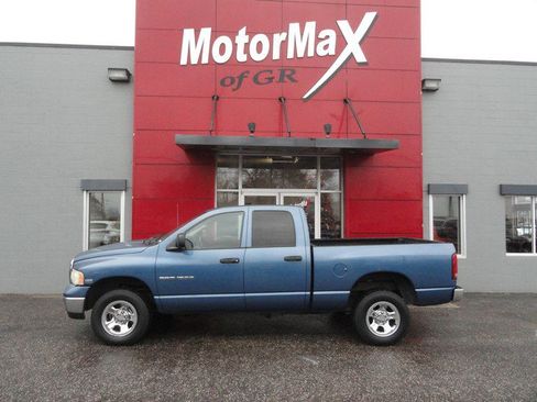 Used 2005 Dodge Ram 1500 Truck SLT image 2