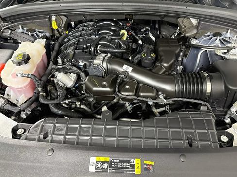 Used 2025 Jeep Grand Cherokee Laredo X AWD/4WD image 34