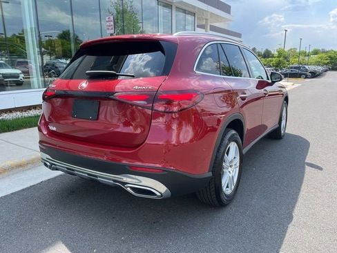 Used 2025 Mercedes-Benz GLC 300 4MATIC image 9