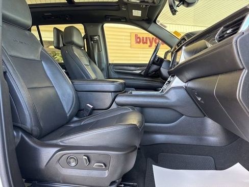 Used 2021 GMC Yukon Denali w/ Denali Ultimate Package AWD/4WD image 26