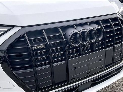 Certified 2025 Audi Q3 2.0T Premium Plus w/ Premium Plus Package AWD/4WD image 30