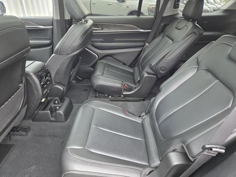 Certified 2022 Jeep Grand Cherokee L Limited RWD image 26