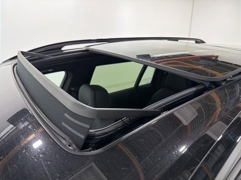 Used 2025 BMW X7 xDrive40i w/ Executive Package image 32