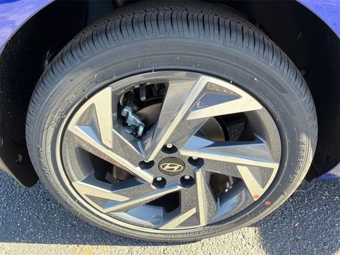 New 2026 Hyundai Elantra Limited image 17