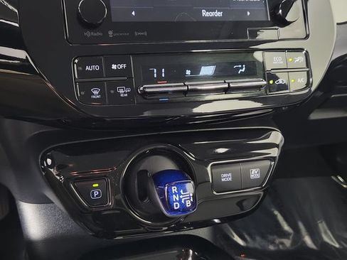 Used 2016 Toyota Prius Three Touring w/ Preferred Accessory Package FWD image 29