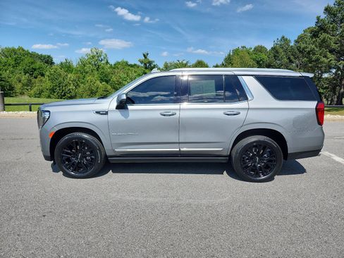 Used 2023 GMC Yukon Denali AWD/4WD image 2