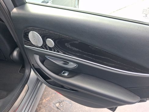 Used 2017 Mercedes-Benz E 300 image 31