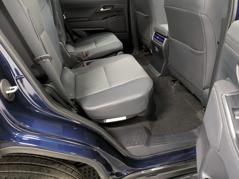 Used 2024 Lexus GX 550 image 25