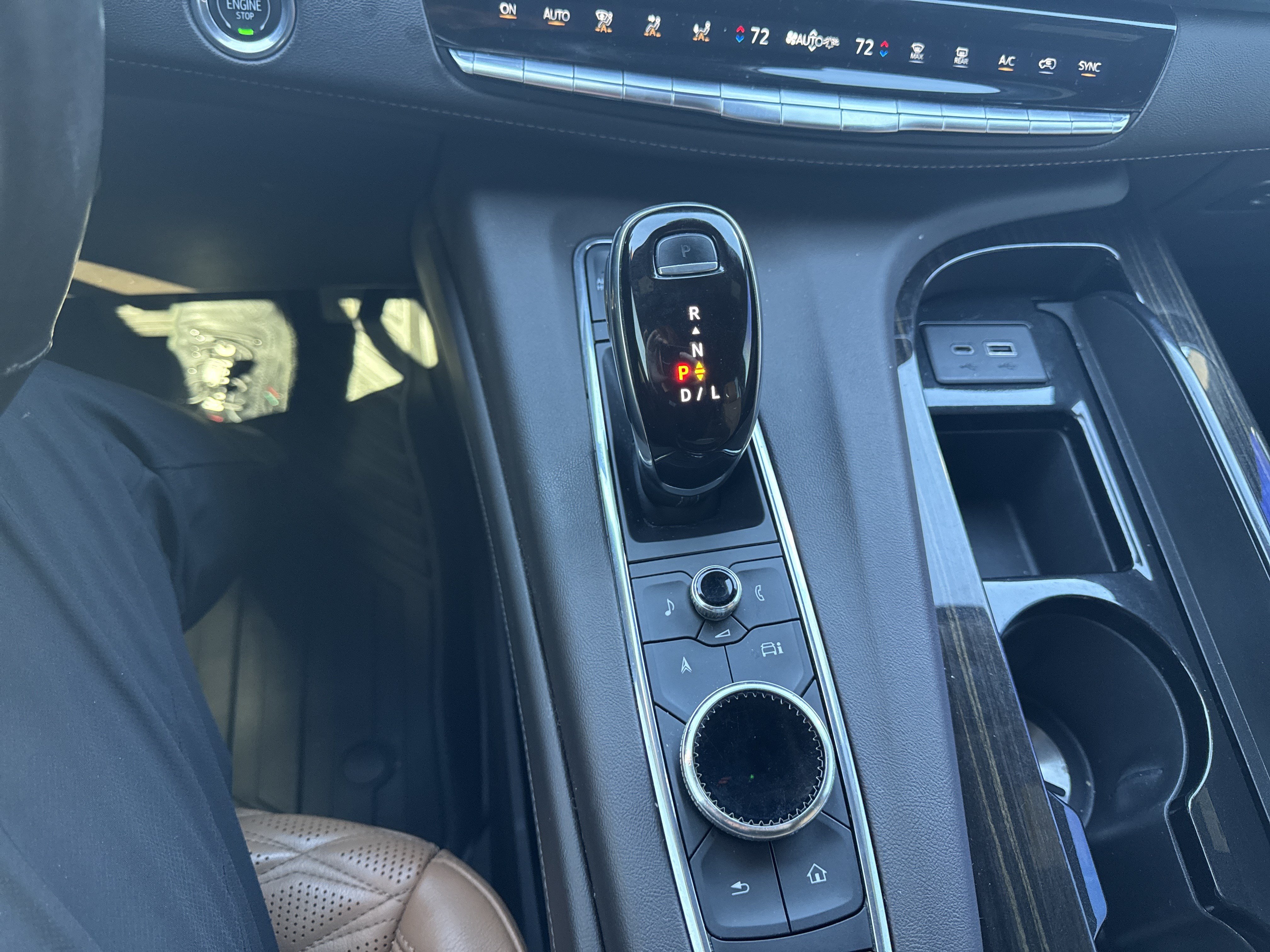 Used 2021 Cadillac Escalade Premium Luxury w/ Driver Assist Tech Package AWD/4WD image 26