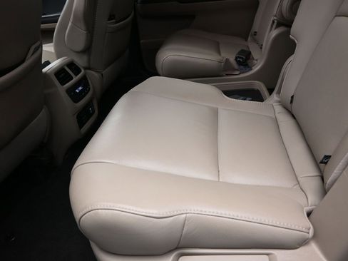 Used 2020 Honda Pilot Touring image 17