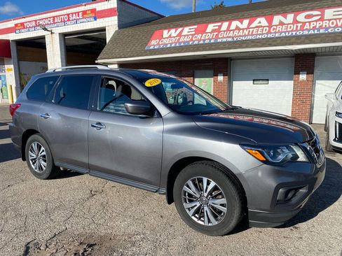Used 2019 Nissan Pathfinder S image 4