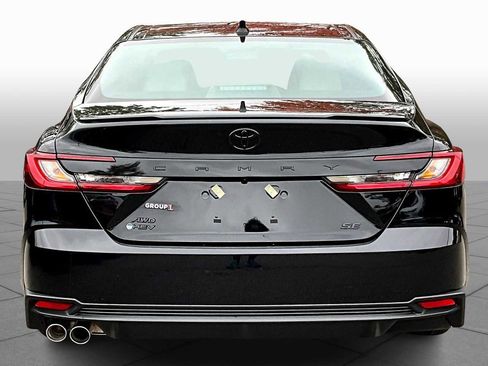 Used 2026 Toyota Camry SE w/ Convenience Package image 4