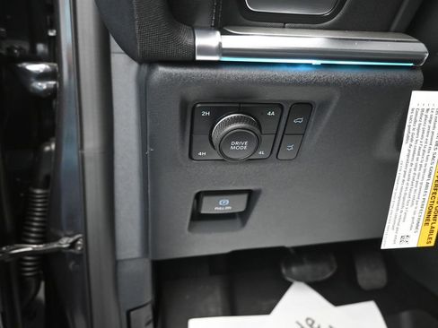 New 2025 Ford Expedition Platinum w/ Driver's Package image 13