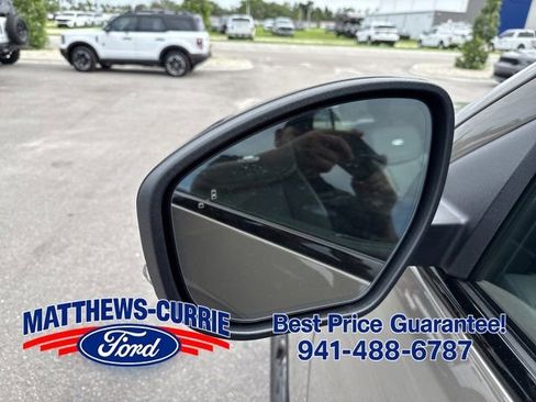 New 2026 Ford Expedition Platinum w/ Stealth Appearance Package AWD/4WD image 8