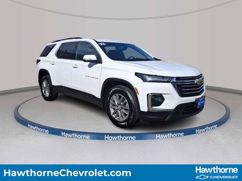 Used 2023 Chevrolet Traverse LT AWD/4WD image 1