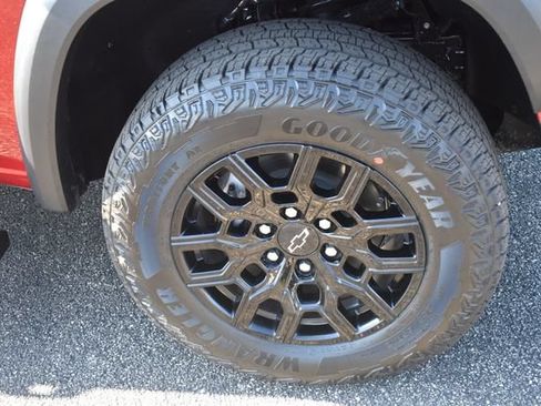 Used 2026 Chevrolet Colorado Trail Boss AWD/4WD image 11