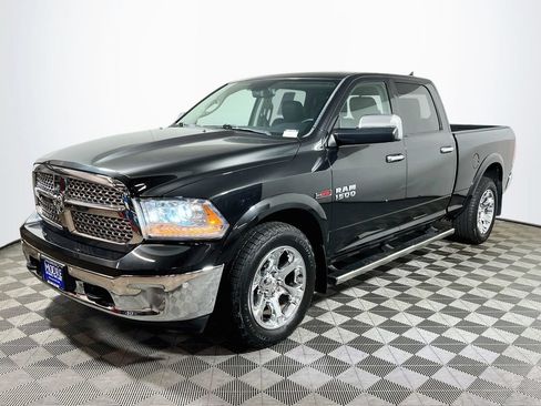 Used 2016 RAM 1500 Laramie w/ Convenience Group AWD/4WD image 3