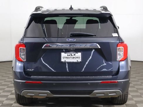 Used 2024 Ford Explorer XLT w/ Equipment Group 202A RWD image 8