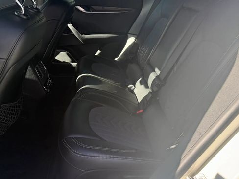 Used 2017 Maserati Levante S AWD/4WD image 12
