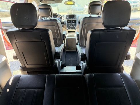 Used 2019 Dodge Grand Caravan SXT FWD image 30