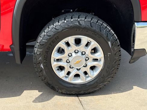 Used 2024 Chevrolet Silverado 2500 LTZ AWD/4WD image 10