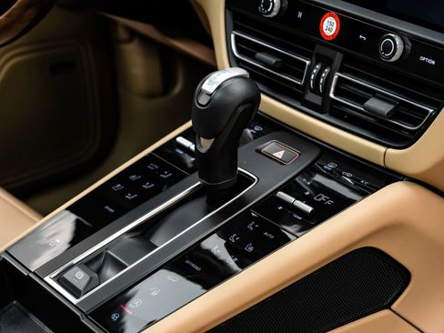 Used 2024 Porsche Macan image 27