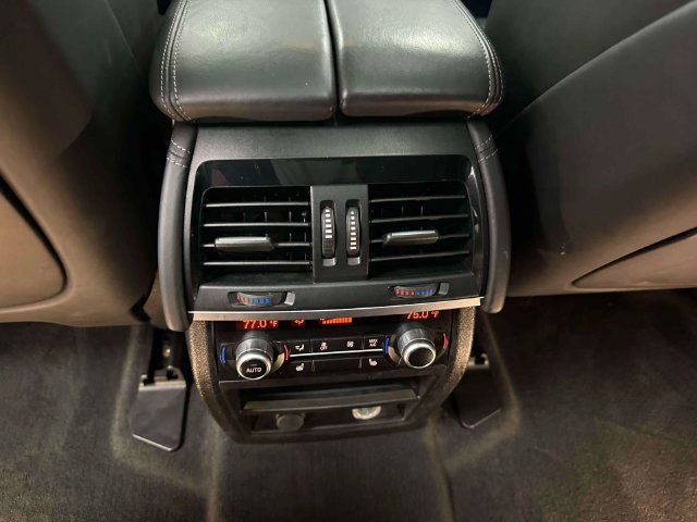 Used 2017 BMW X5 M AWD/4WD image 28