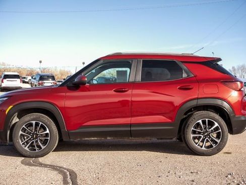 Used 2025 Chevrolet TrailBlazer LT image 8