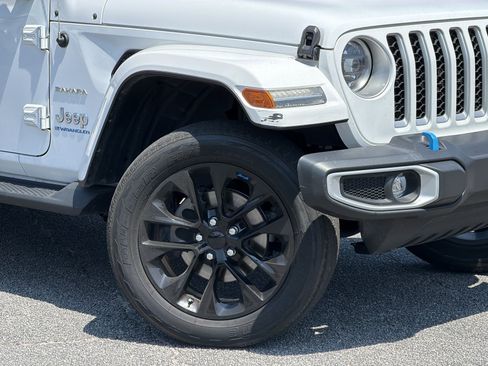 Used 2023 Jeep Wrangler Unlimited Sahara w/ Cold Weather Group AWD/4WD image 3