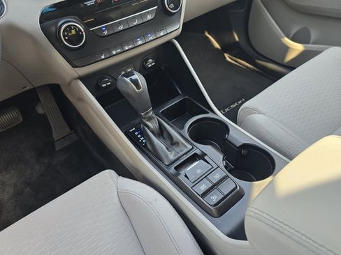 Used 2019 Hyundai Tucson Value w/ Cargo Package AWD/4WD image 17
