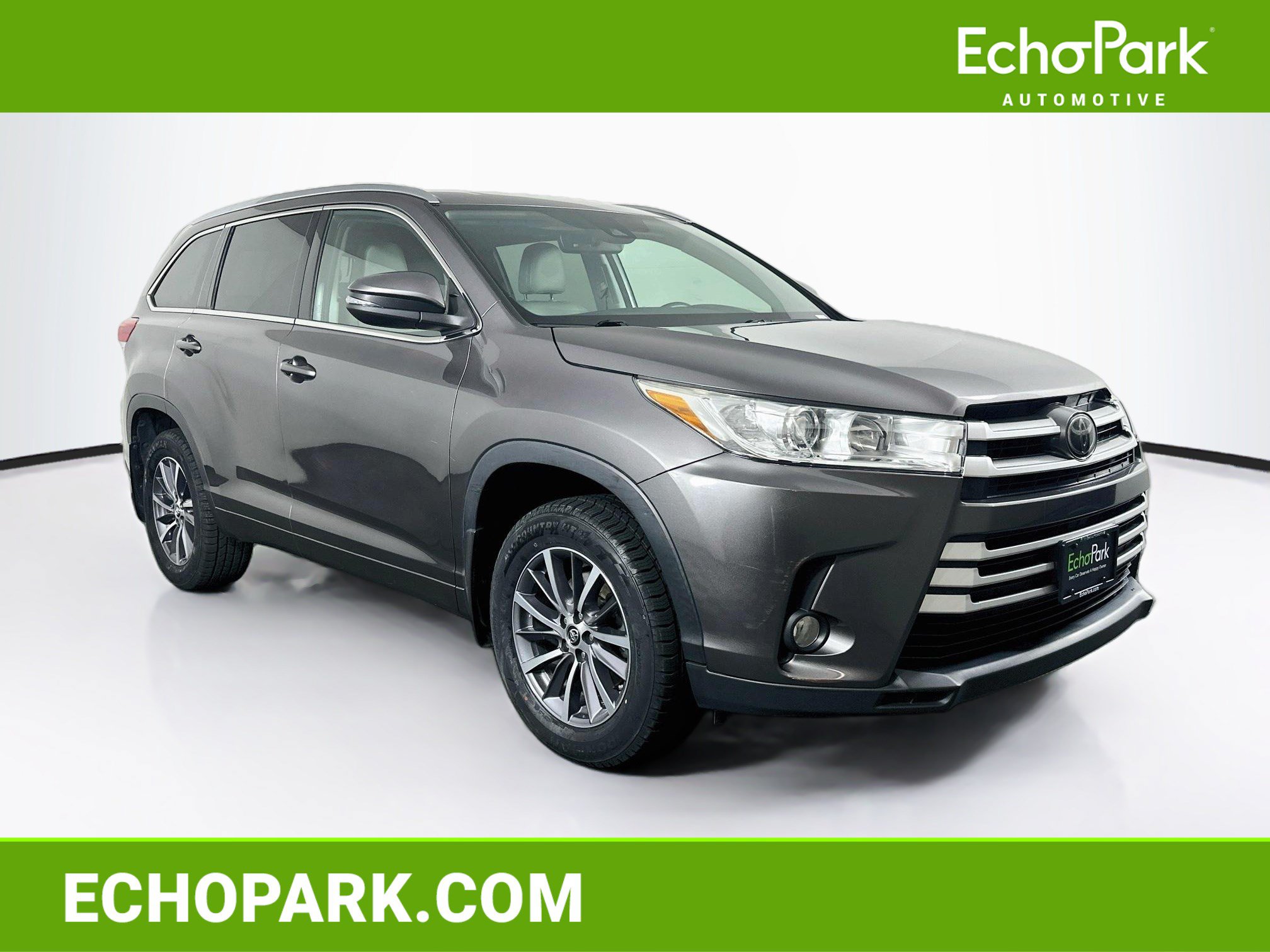 Used 2017 Toyota Highlander XLE w/ Carpet Mat Package AWD/4WD image 1