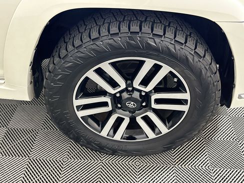 Used 2020 Toyota 4Runner Limited AWD/4WD image 11