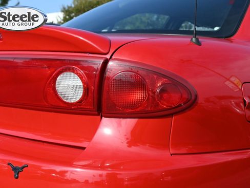 Used 2005 Chevrolet Cavalier Sedan w/ Preferred Equipment Group FWD image 20