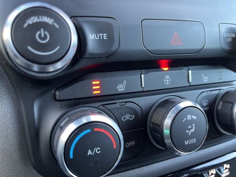 Used 2022 RAM 1500 Big Horn image 5