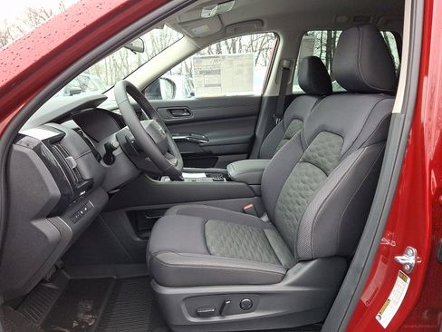 New 2026 Nissan Pathfinder SV image 9