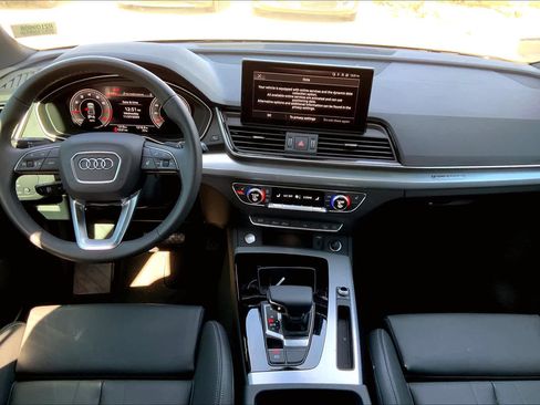 Used 2024 Audi Q5 2.0T Premium w/ Summer of Audi Package AWD/4WD image 15