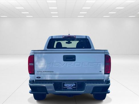 Used 2022 Chevrolet Colorado LT w/ Chrome Appearance Package AWD/4WD image 5