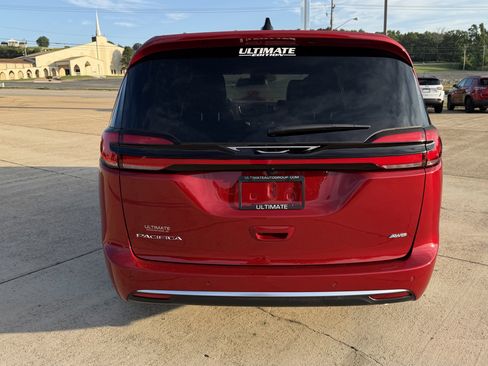 New 2027 Chrysler Pacifica Select AWD/4WD image 7