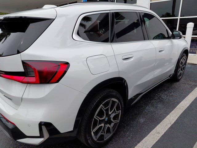 Used 2023 BMW X1 xDrive28i w/ Convenience Package AWD/4WD image 3