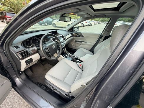 Used 2017 Honda Accord EX-L image 8