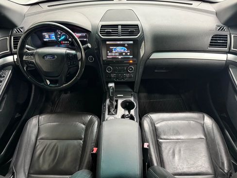 Used 2016 Ford Explorer XLT w/ Equipment Group 202A image 2