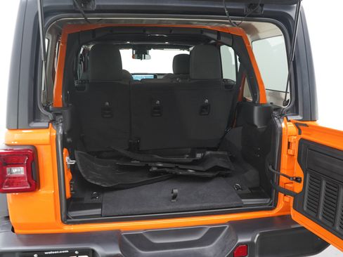 Used 2025 Jeep Wrangler Unlimited Sport AWD/4WD image 16