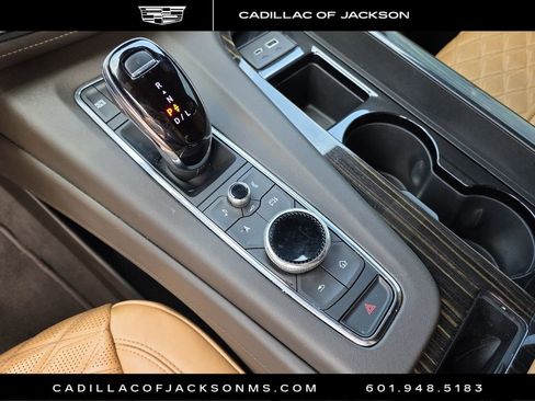 Certified 2023 Cadillac Escalade Premium Luxury AWD/4WD image 16