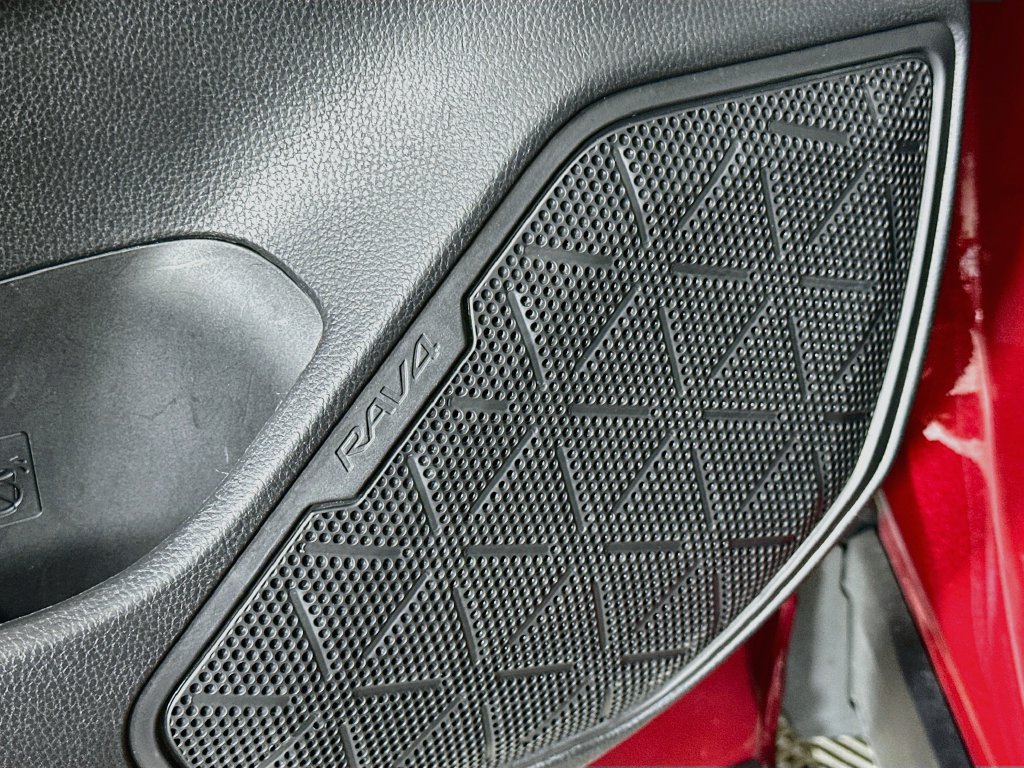 Certified 2025 Toyota RAV4 XLE FWD image 19